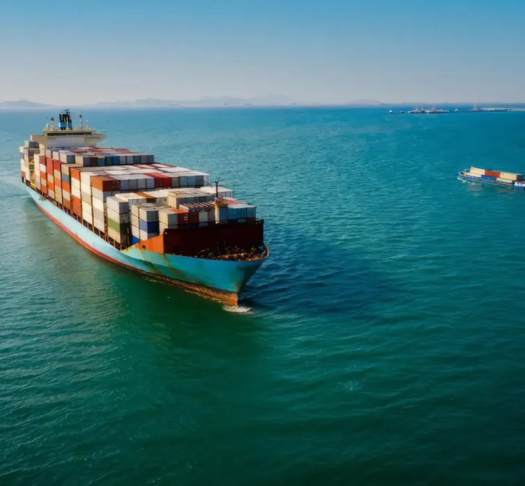 Crise no Estreito de Ormuz pressiona preço da gasolina; reservas estratégicas são liberadas