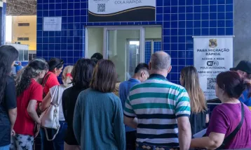 Filas migratórias aumentam na Ponte da Amizade no início de 2026