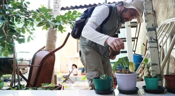 Saúde ultrapassa 400 mil vistorias em 2025 e pede atenção semanal contra o Aedes aegypti