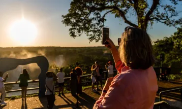 Com 1 milhão, Paraná recebe maior número de turistas estrangeiros da história em 2025