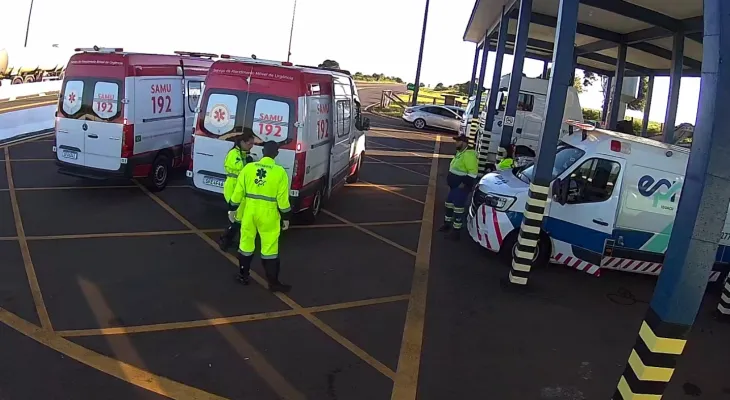 Socorristas da EPR Iguaçu atendem gestante de gêmeos e auxiliam no parto de um dos bebês