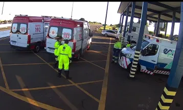 Socorristas da EPR Iguaçu atendem gestante de gêmeos e auxiliam no parto de um dos bebês