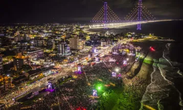 Alok projeta Ponte de Guaratuba com drones no show recorde de público do Verão Maior Paraná