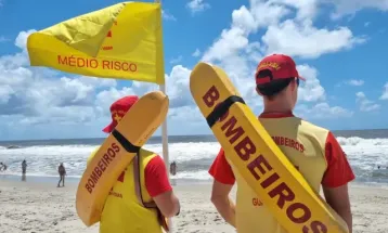 TCE-PR indica ao Estado melhorias no serviço de salva-vidas no Litoral durante temporada