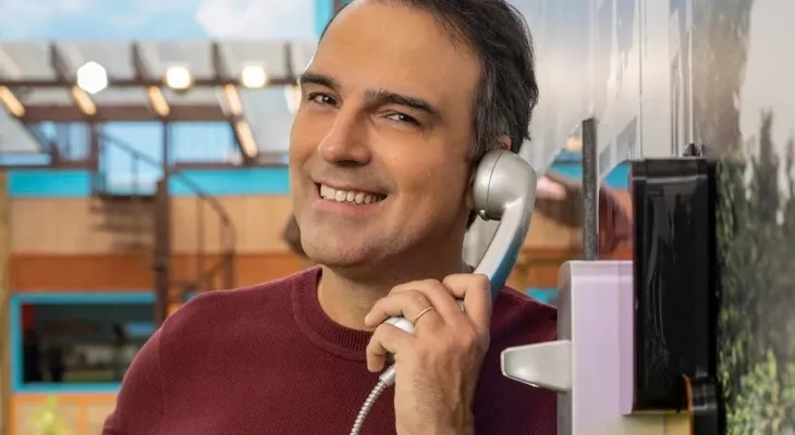 Participante da Casa de Vidro desiste e BBB26 estreia com desfalque no grupo Pipoca