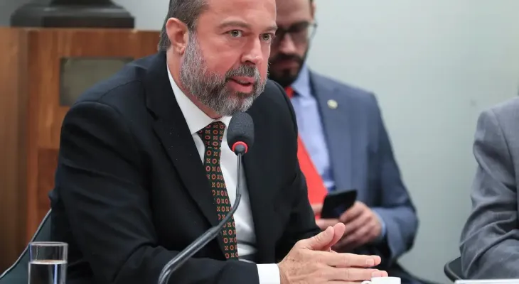 Brasil busca ampliar com sauditas parcerias em minerais críticos