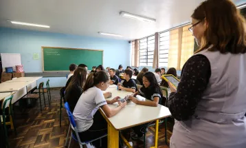 Estado empossa 224 novos professores para reforçar rede estadual na volta às aulas