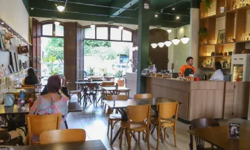 Casa da infância de Jaime Lerner vira charmoso restaurante no Centro de Curitiba