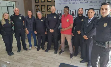 Câmara de Santa Tereza do Oeste homenageia agentes da Polícia Judiciária