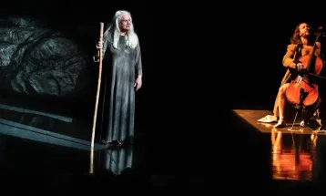 Espetáculo inspirado em “Sapiens” chega ao Teatro Guaíra com Vera Holtz