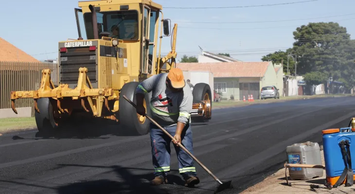 Prefeitura dá início a reperfilamento que vai recuperar 400 quadras de Cascavel