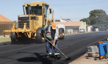 Prefeitura dá início a reperfilamento que vai recuperar 400 quadras de Cascavel