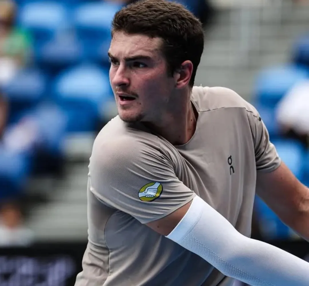 João Fonseca cai na estreia do Australian Open e admite: “Ainda não estava 100%”