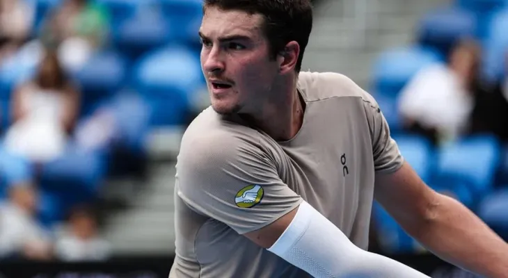 João Fonseca cai na estreia do Australian Open e admite: “Ainda não estava 100%”