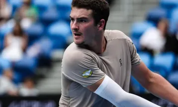 João Fonseca cai na estreia do Australian Open e admite: “Ainda não estava 100%”