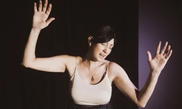 Vida Santos apresenta monólogo intimista no Miniauditório do Teatro Guaíra