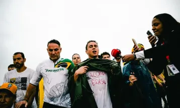 Nikolas Ferreira chega a Brasília em marcha por anistia e reforça segurança pessoal