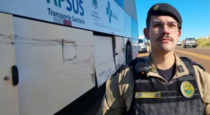 Acidente em Cascavel expõe ônibus da Prefeitura de Assis Chateaubriand com licenciamento vencido