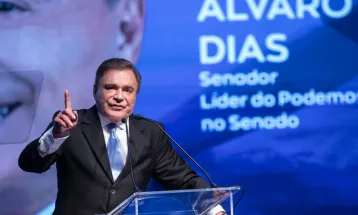 Pesquisa mostra cenário fragmentado para o governo do Paraná e destaca desempenho de Alvaro Dias sem pré-campanha