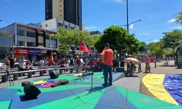 Ato em Cascavel reúne entidades em solidariedade à Venezuela e à Palestina