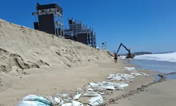 Engorda milionária em Matinhos: praia “rejuvenescida” vira caixa d’água de sacos de areia e foco de apuração no MP-PR