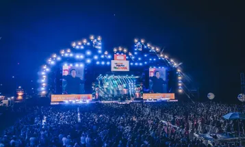 Shows de Fábio Jr. e Roberta Miranda lotam praias do Paraná