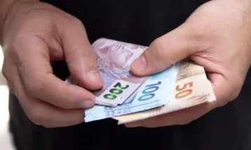 Novo salário mínimo de R$ 1.621 entra em vigor e já aparece no contracheque