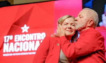 Lula avalia nome técnico para articulação política após saída de Gleisi