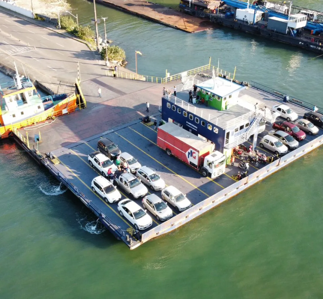 Fila, calor e espera: Ferry Boat trava travessia no Litoral do Paraná