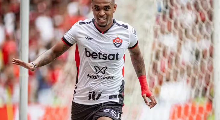 Inter avança por Alerrandro e negocia empréstimo com opção de compra