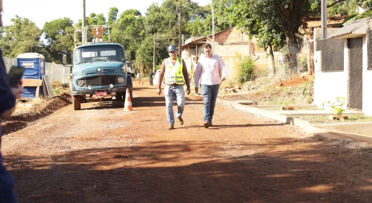 Asfalto chega a ruas da região norte após três décadas de espera