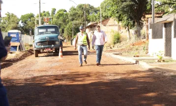 Asfalto chega a ruas da região norte após três décadas de espera