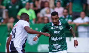 Guarani vence o dérbi 213, mesmo com um a menos, e complica a Ponte Preta no Paulistão