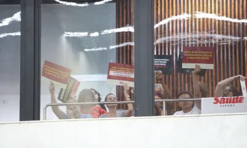 Servidores cobram reposição salarial, denunciam defasagem de 40% e expõem desgaste na educação estadual