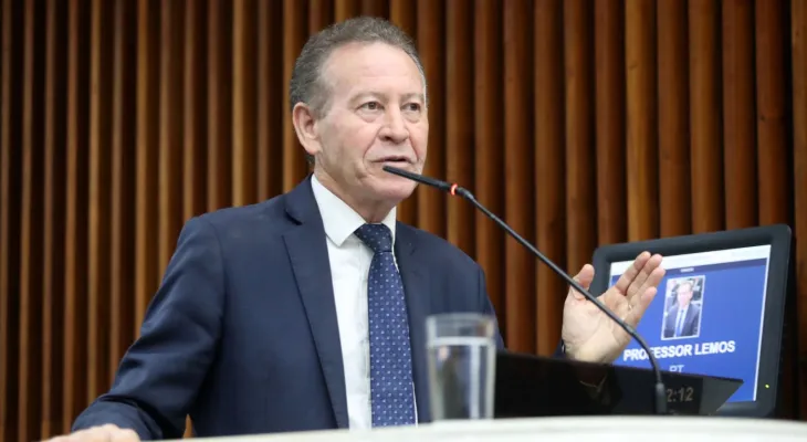 Professor Lemos cobra reposição salarial e justiça com aposentados na abertura dos trabalhos de 2026