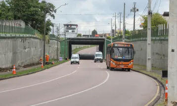Obra recupera trincheira da Linha Verde no bairro Pinheirinho