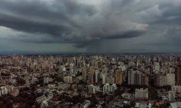 Chuva extrema em curto intervalo explica transtornos registrados em Curitiba