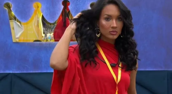 Maxiane do BBB 26 é criticada por influenciadores após vazamento de mensagens