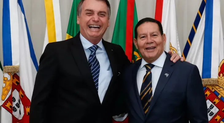 Mourão critica julgamento que pode cassar patente de Bolsonaro