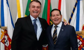 Mourão critica julgamento que pode cassar patente de Bolsonaro