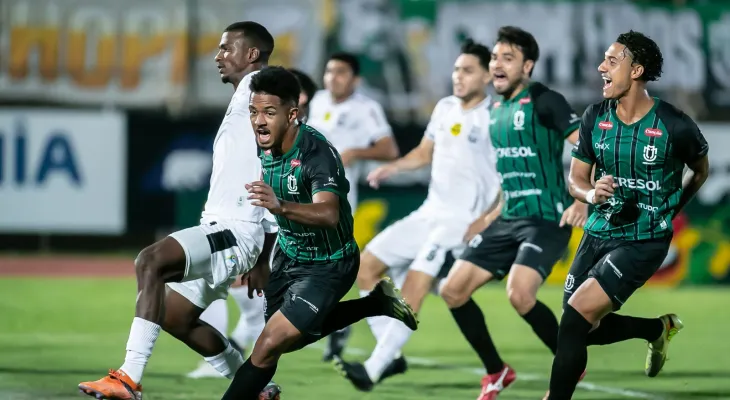 Maringá vence o Galo por 2 a 0 e garante a permanência na elite do Campeonato Paranaense