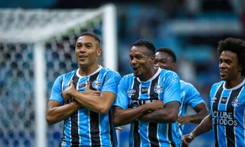Grêmio vence Novo Hamburgo e vai à semifinal do Gauchão