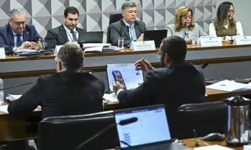 Presidente da CPMI do INSS critica direito ao silêncio antes de depoimento de investigado