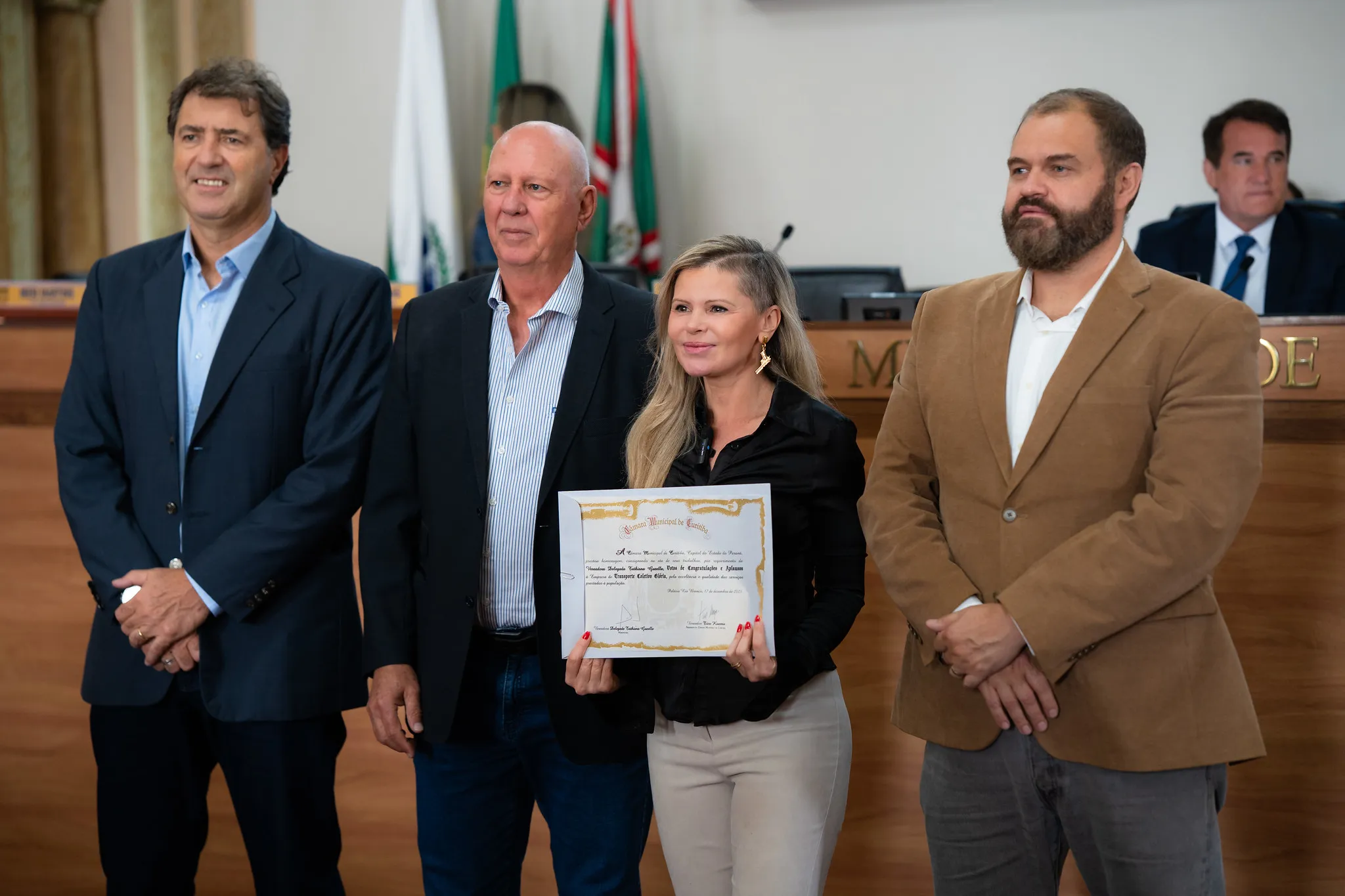 Câmara aplaude empresa do transporte sob histórico de CPI e denúncias