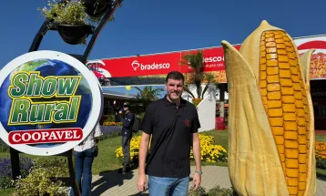 Deputado federal Pedro Lupion, visita Show Rural e declara apoio a Alexandre Curi