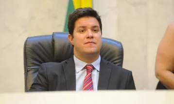 Vereador menciona repasse milionário e Câmara concede título honorário a Guto Silva