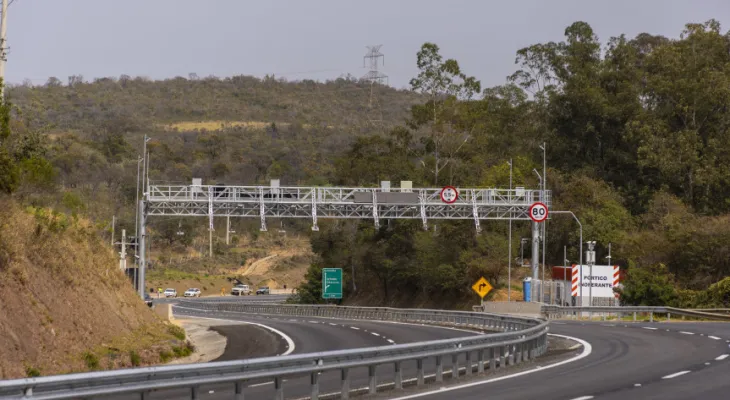 Deputados pedem suspensão de pórticos de pedágio eletrônico após protestos no Paraná