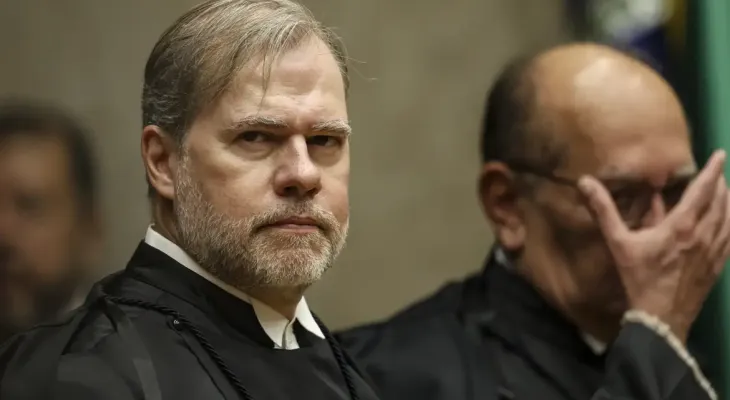 Toffoli pede à PF dados de celulares apreendidos na investigação do Banco Master