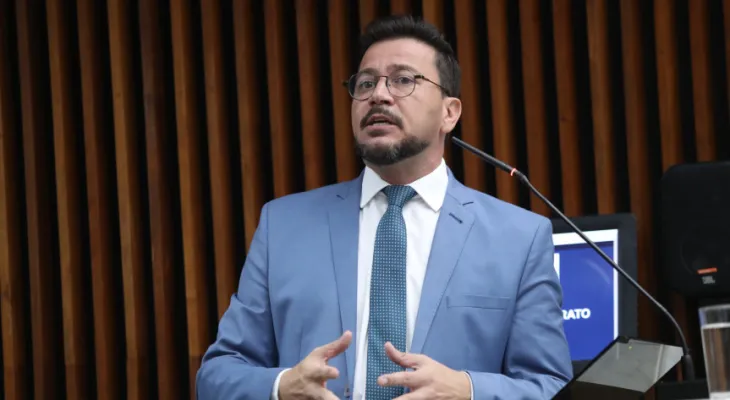 Deputado aciona MP-PR para apurar descumprimento da oferta de Espanhol nas escolas estaduais