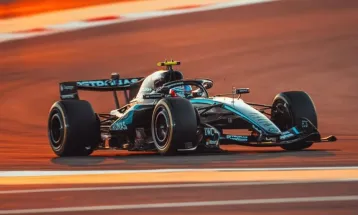 Mercedes lidera testes da Fórmula 1 no Bahrein; Verstappen critica novo carro